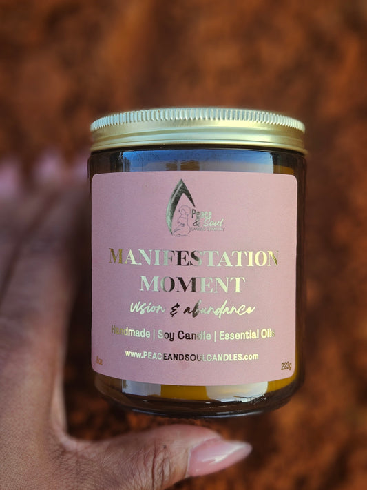 Manifestation Moment - Luxurious Vanilla Scented Candle